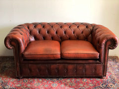 Divano Chesterfield in cuoio mattone . London anni 70