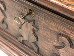 Cassapanca lombarda bresciana . XVII secolo
