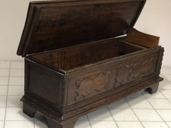 Cassapanca lombarda bresciana . XVII secolo