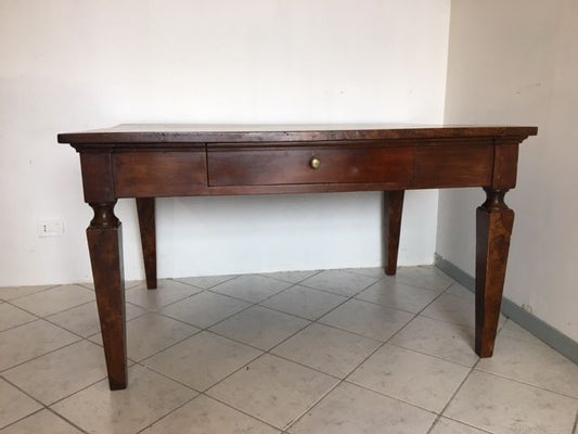 Tavolo Luigi XVI in noce
