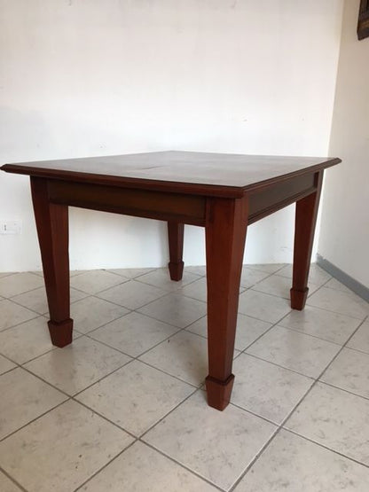 Tavolo in ciliegio gambe a spillo