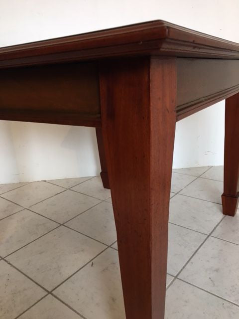 Tavolo in ciliegio gambe a spillo