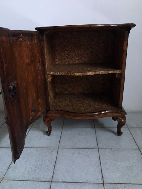 Mobiletto buffettone.XVIII secolo