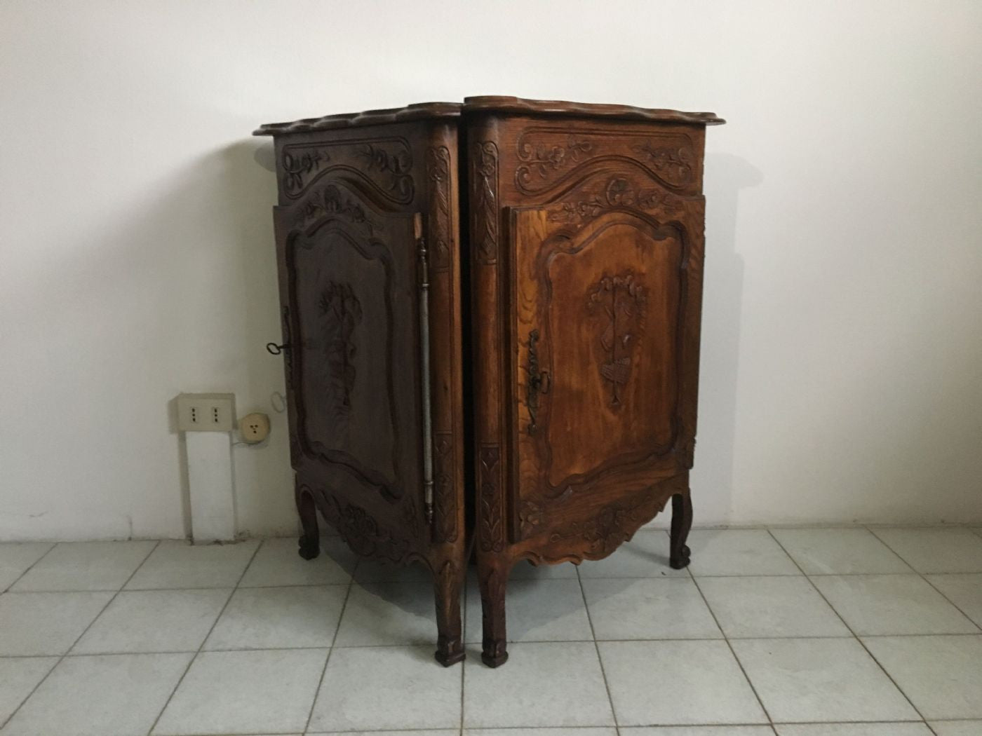 Coppia di angoliere provenzali