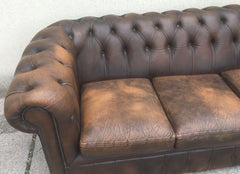Chesterfield in cuoio brown tre posti