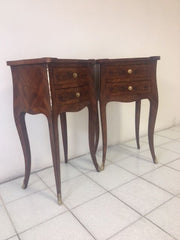 Coppia di comodini mossi bombati lastronati bois de rose