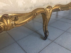 Divano lombardo tre posti legno intagliato e dorato in foglia oro zecchino