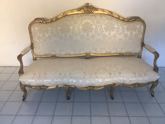 Divano lombardo tre posti legno intagliato e dorato in foglia oro zecchino