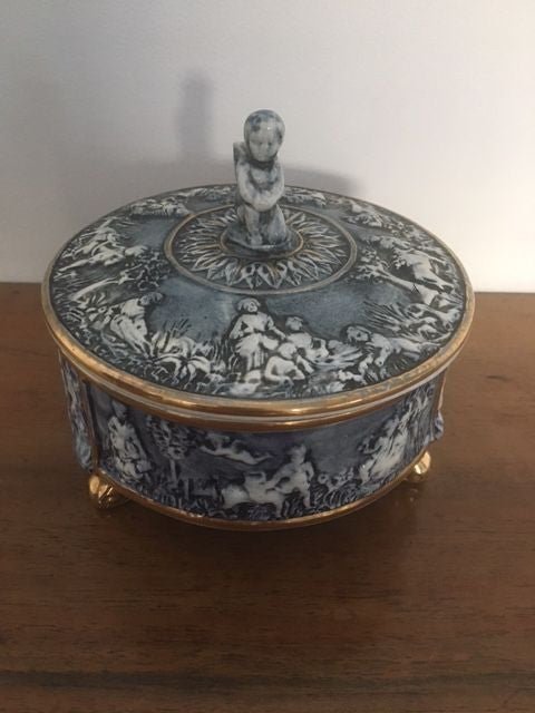 Capodimonte ceramic casket