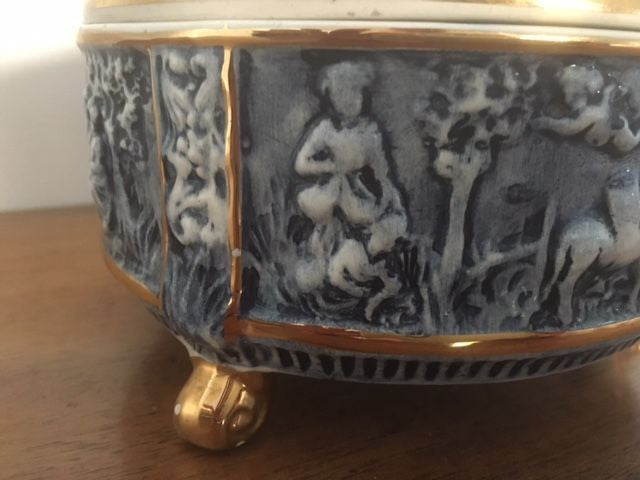 Capodimonte ceramic casket