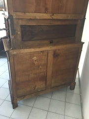 Credenza vetrina in noce . Restaurata