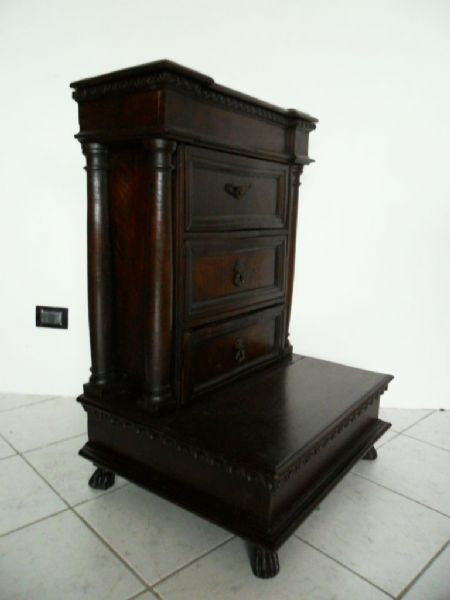 Inginocchiatoio Lombardo in noce epoca Luigi XIV