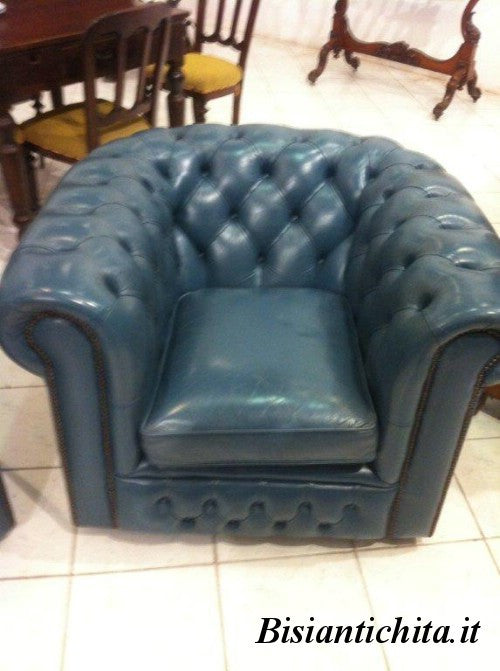 Divano e poltrone Chesterfield cuoio blu cobalto anni '60