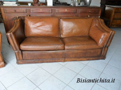 Divano tre posti in cuoio con poltrona modello america