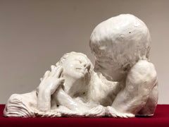 Scultura in maiolica dipinta . Coppia di innamorati XIX secolo
