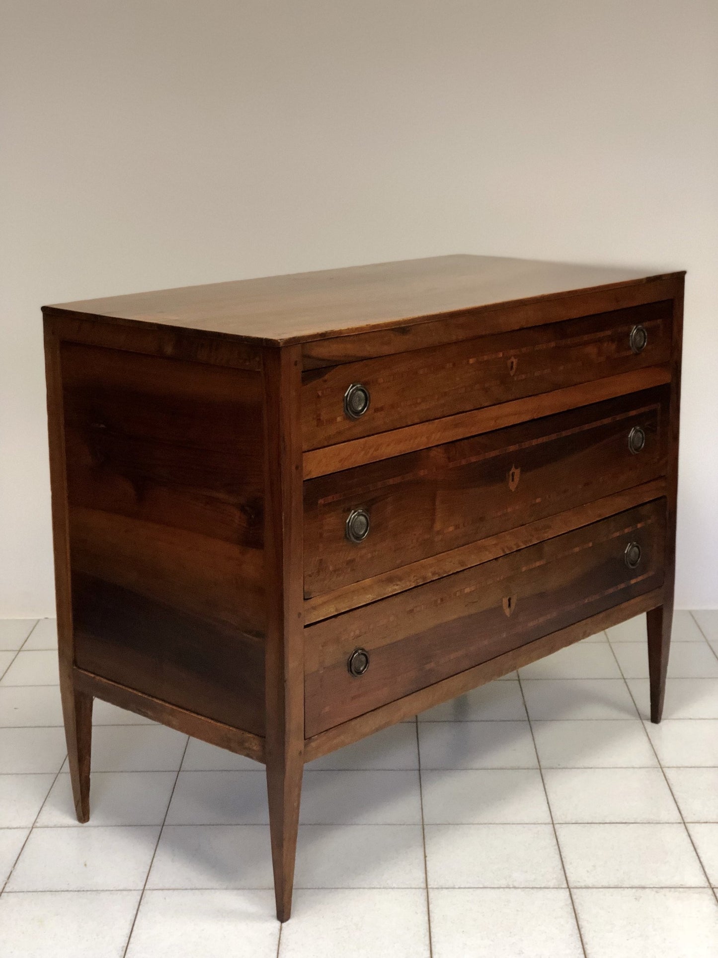 Lombard chest of drawers, Directory. 18th century