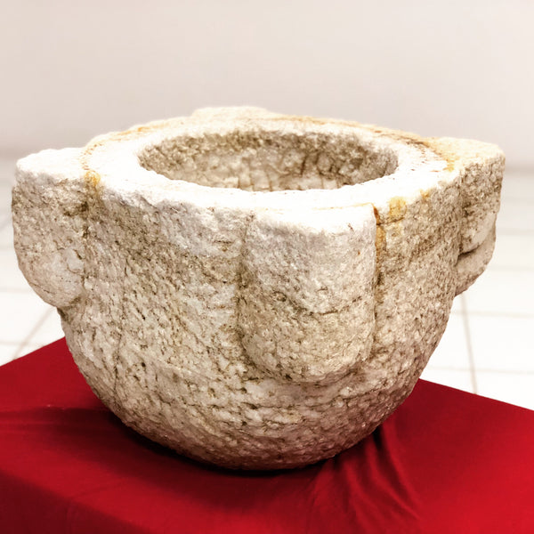 Mortaio in marmo di grandi dimensioni