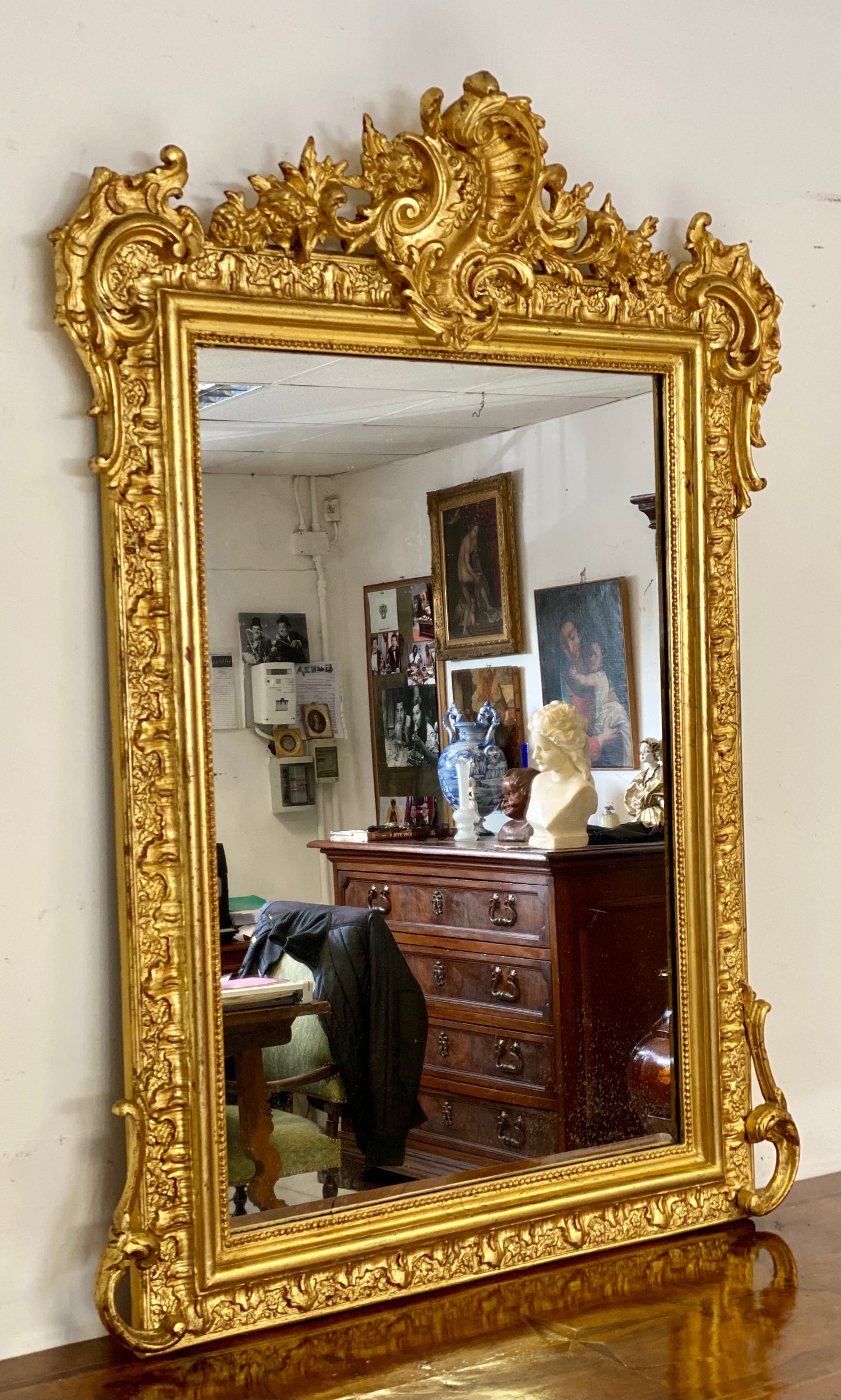 Specchiera lombarda legno intagliato e dorato . Inizio XIX secolo