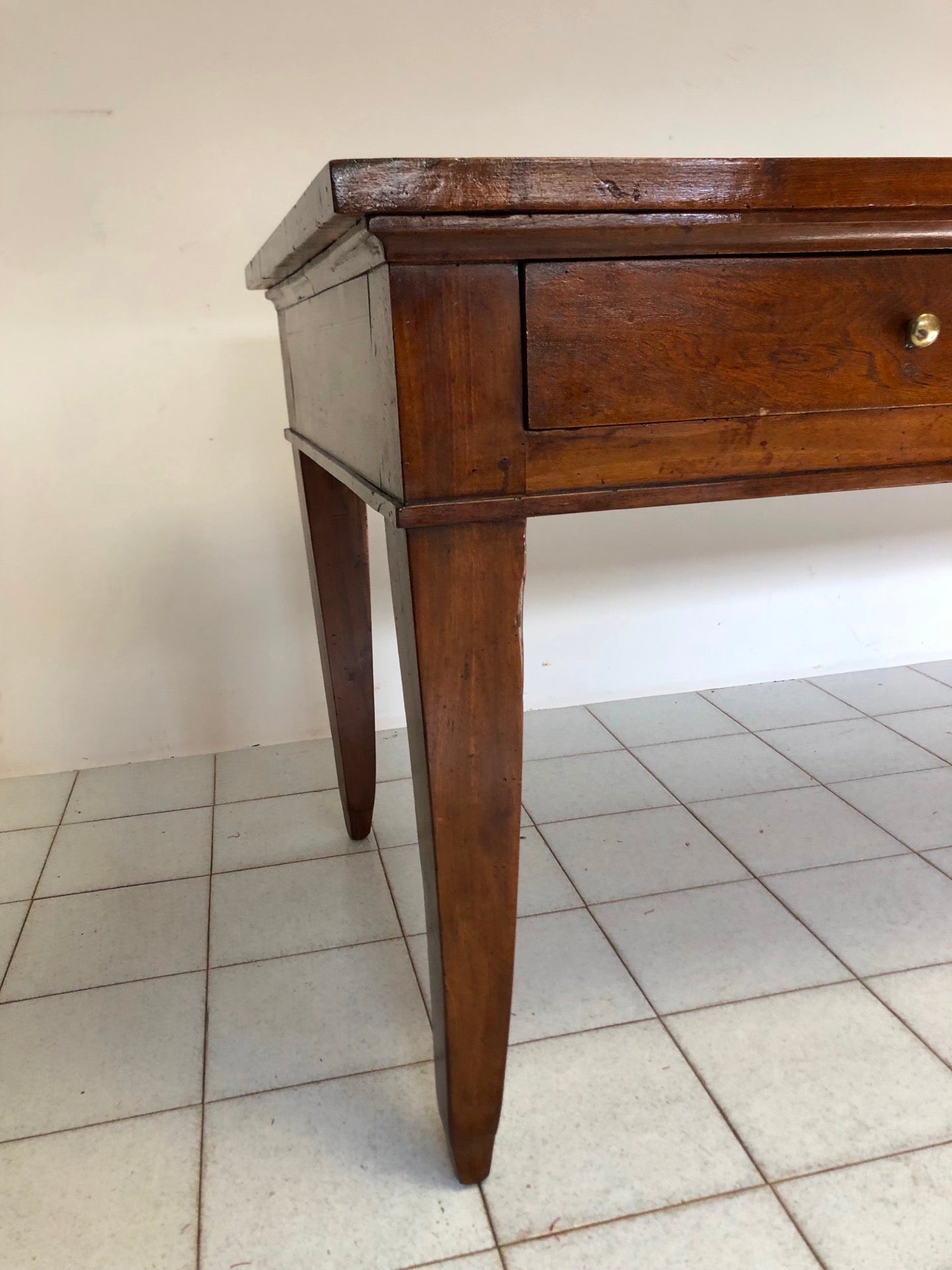 Louis XVI walnut table. Emilia late 18th century