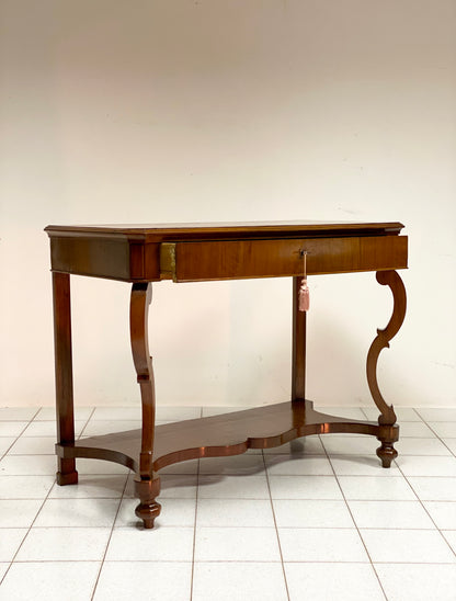 Lombard console table veneered in walnut. Mid-19th century