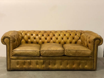 Chesterfield capittonè cuoio tre posti. Inghilterra anni 70