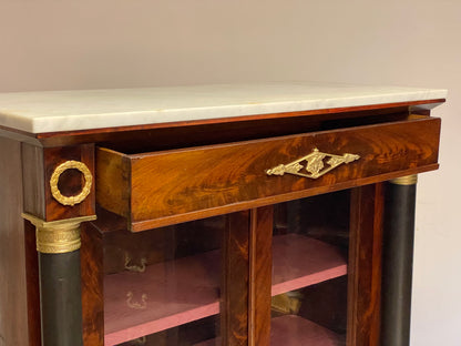 Empire display cabinet in mahogany feather. 19th century