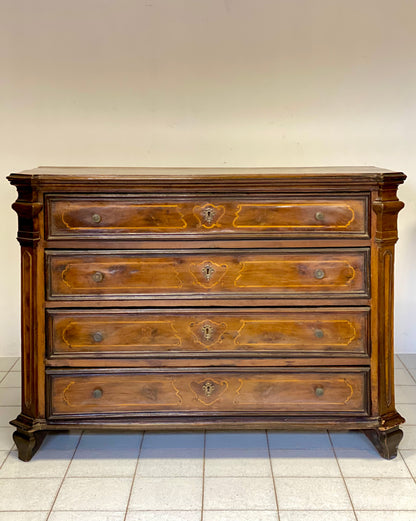 Lombard walnut chest of drawers. Milan 17th century