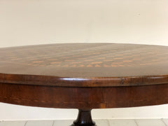 Tavolo di Rolo a marqueterie. 94 cm diametro