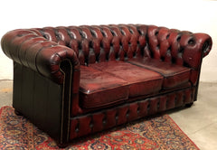 Divano chesterfield cuoio tre posti . Inghilterra anni 70