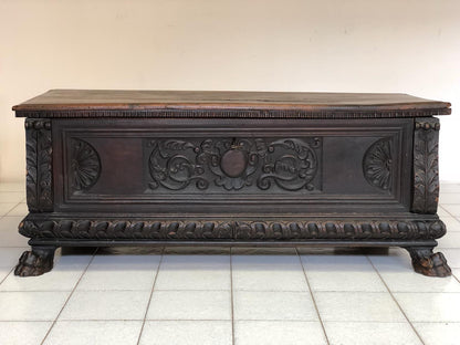 Lombard walnut chest