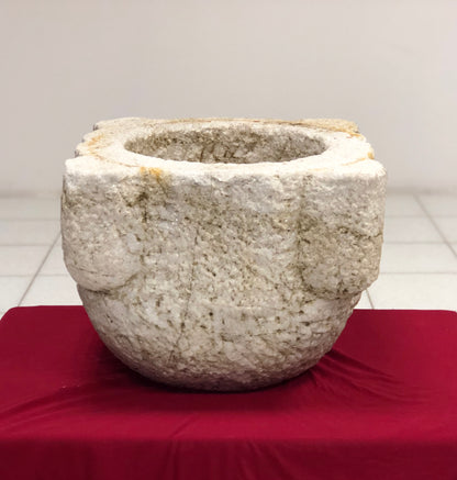 Mortaio in marmo di grandi dimensioni