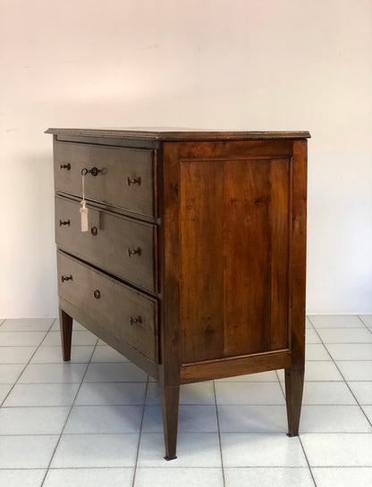 Early 19th century walnut directoire chest of drawers