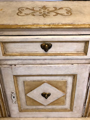 Coppia di inginocchiatoi laccati dipinti . XIX secolo