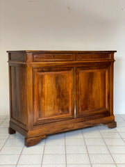 Credenza in noce metà XIX secolo .