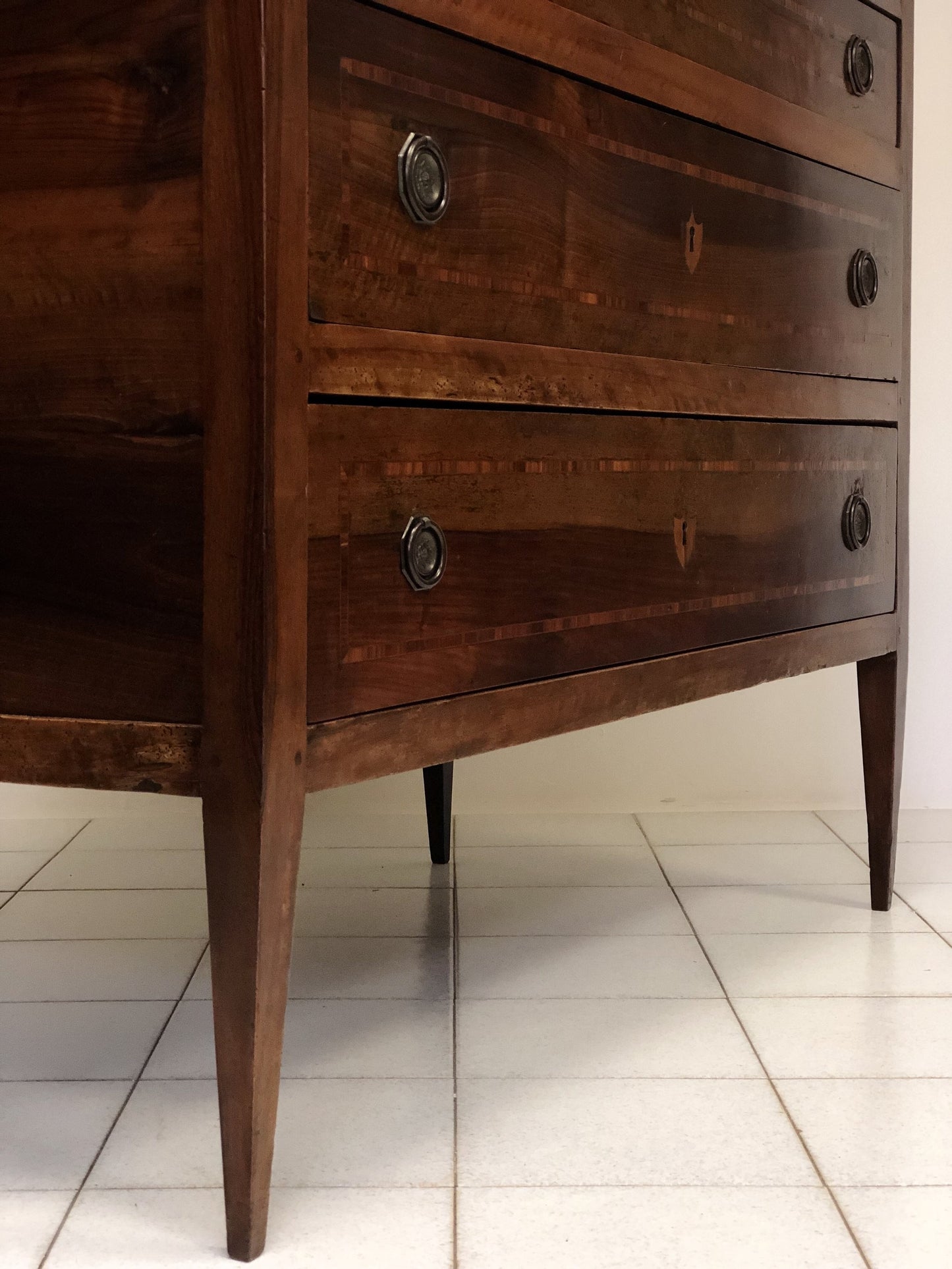 Lombard chest of drawers, Directory. 18th century