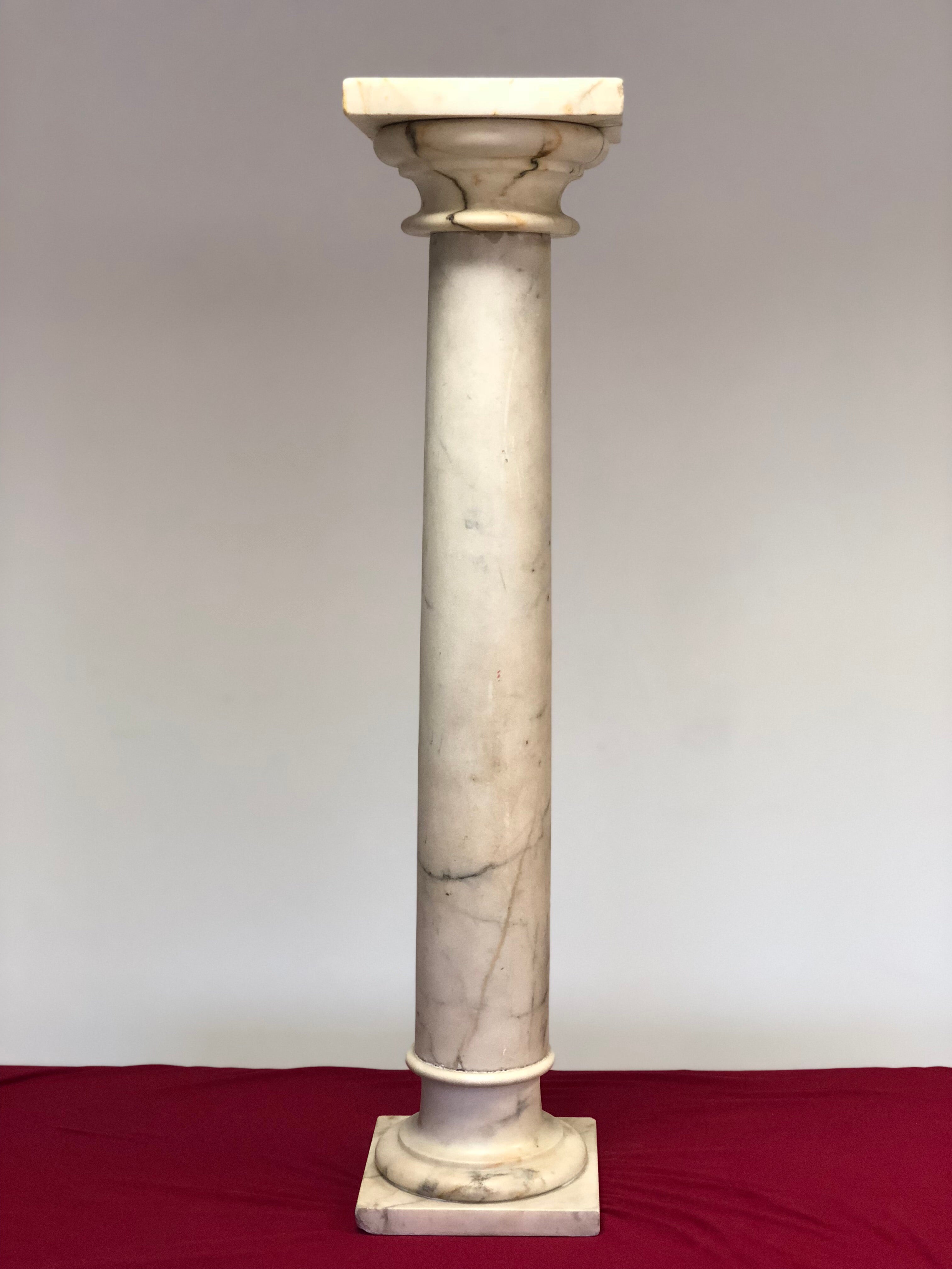 Colonna impero in marmo carrara