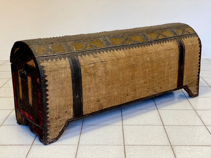 Chest covered in embossed sheet metal and velvet panels. Venice 16th century