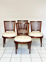 Gruppo di quattro sedie a ventaglio Luigi XVI . Restaurate .XVIII secolo