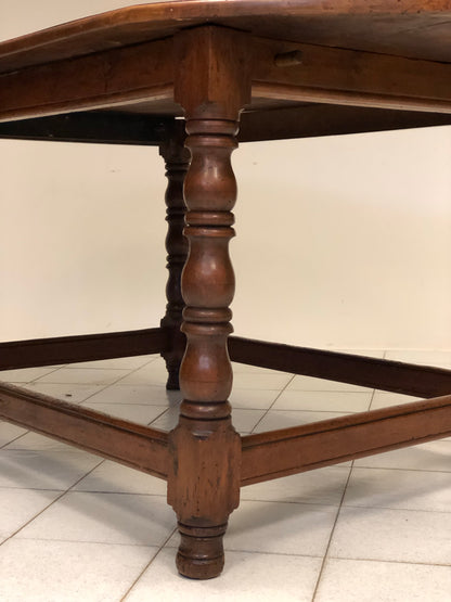 Walnut reel table. Emilia 18th century