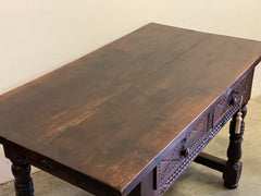 Tavolo a rocchetto di noce . XVII secolo