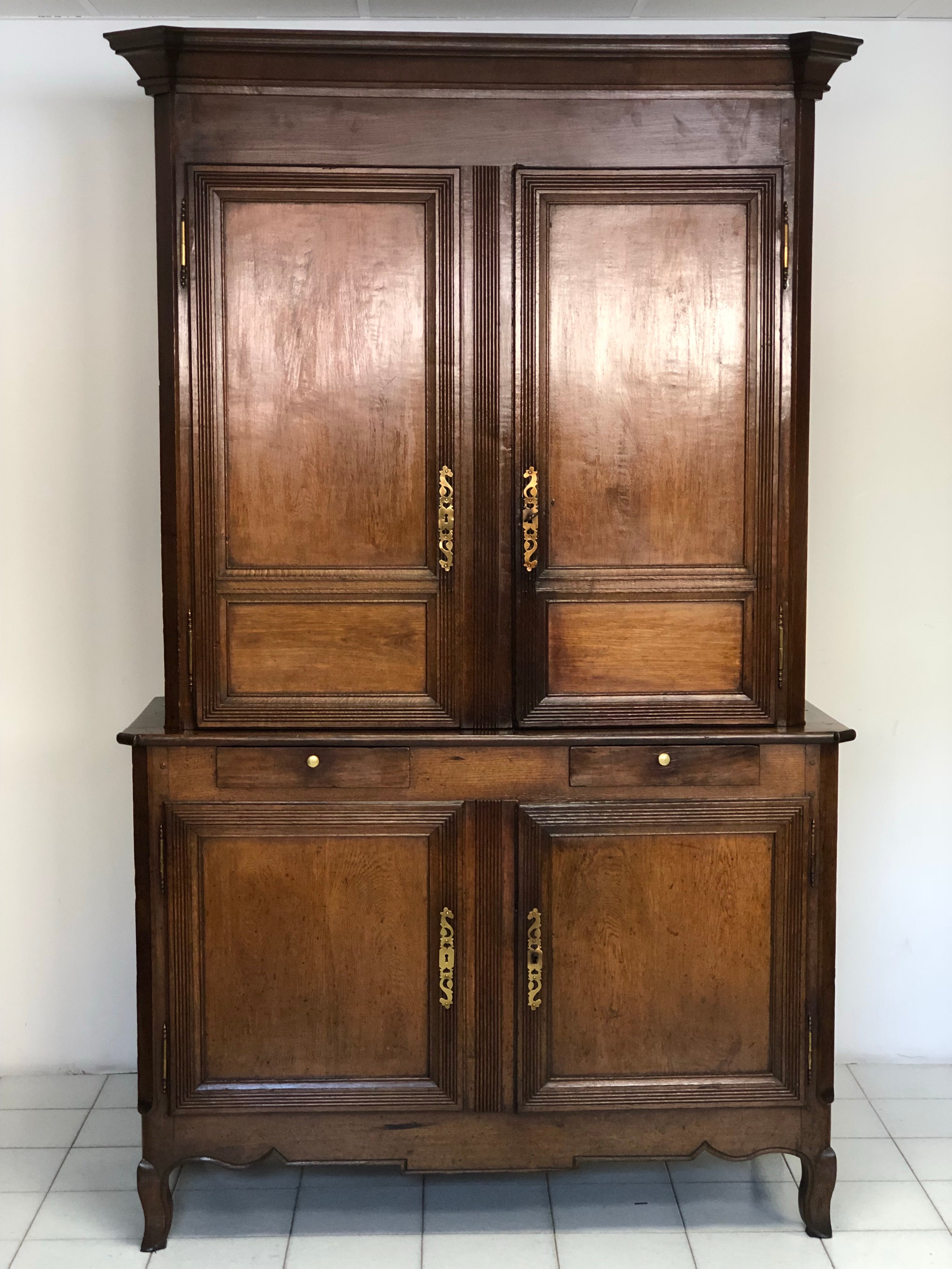 Credenza libreria restaurata . XVIII secolo