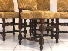 Quattro sedie a rocchetto lombarde in noce . XVIII secolo