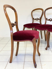 Gruppo di quattro sedie lombarde noce ( restaurate )