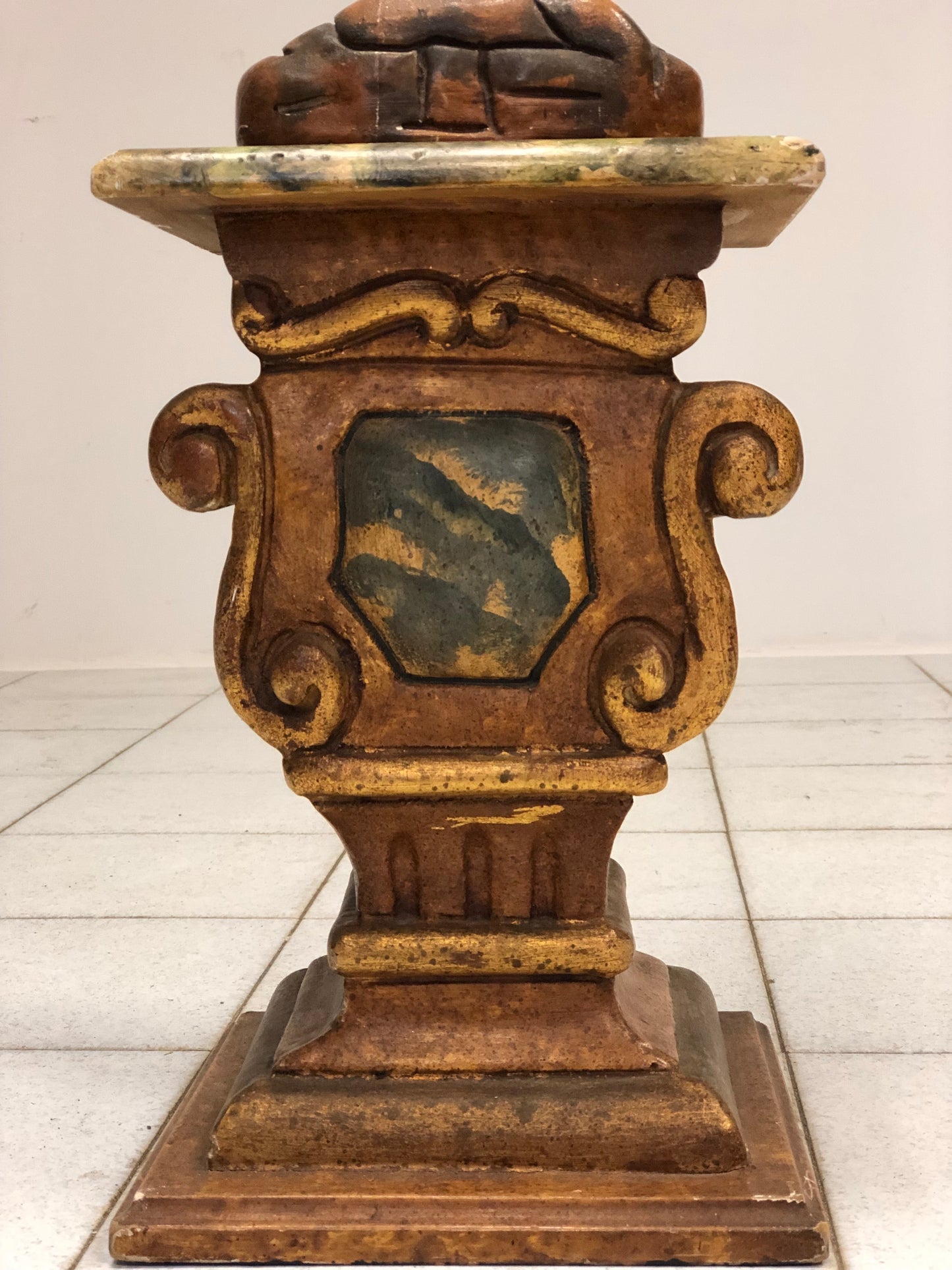 Venetian Moor in carved wood lacquered in gold