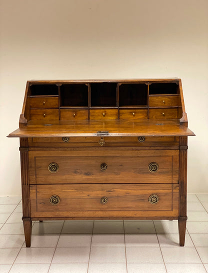 Louis XVI walnut desk. Lombardy 18th century