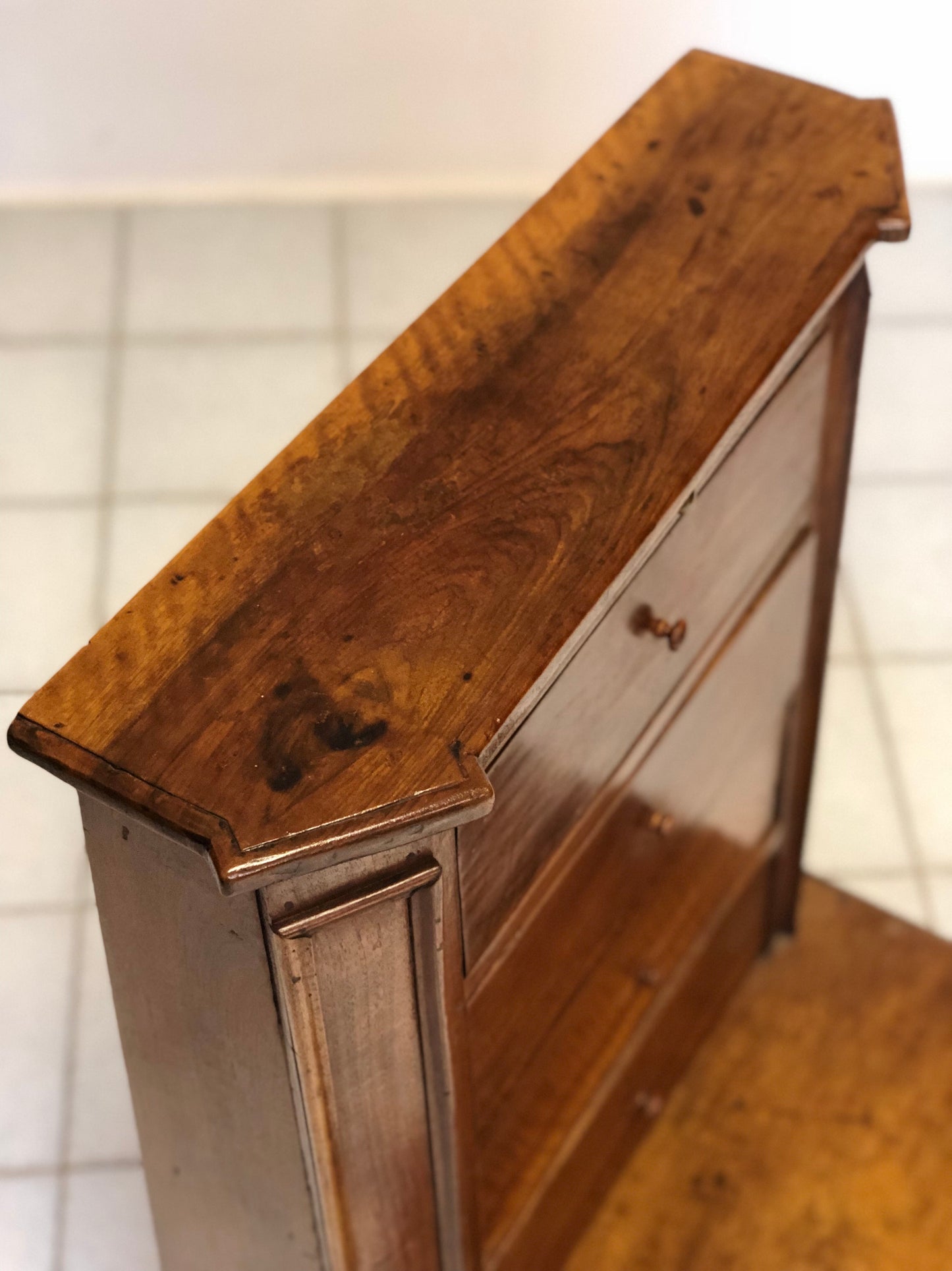 Inginocchiatoio noce lombardo XVIII secolo