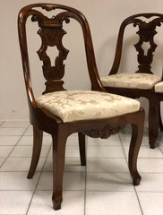 Gruppo di quattro sedie a gondola Carlo X . Inizio XIX secolo