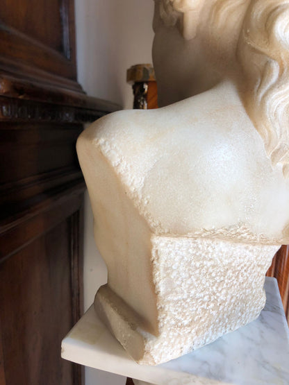 Busto in marmo bianco donna nobile . XIX secolo