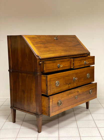 Louis XVI walnut desk. Lombardy 18th century