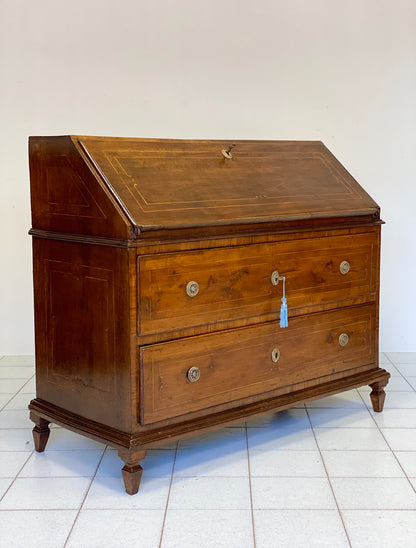 Inlaid walnut desk. Louis XVI Rolo, late 18th century
